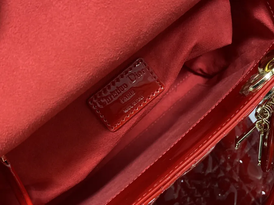 P650 Lady Five Compartment Flip Top Cherry Red