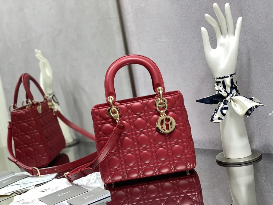 P700 Lady 5 Compartment Cherry Red Calfskin Gold Zip