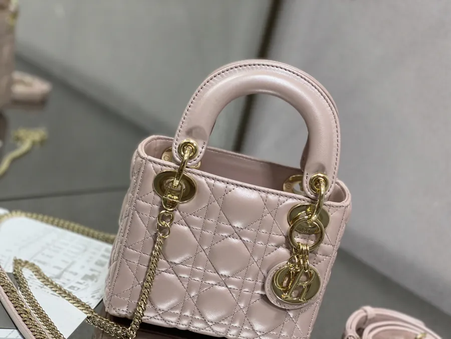 Premium Quality P600 Lady Three Compartment Glossy Sheepskin Bag