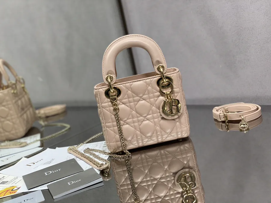 P600 LADY Three Compartment Light Pink Leather Wallet with Gold Buckle
