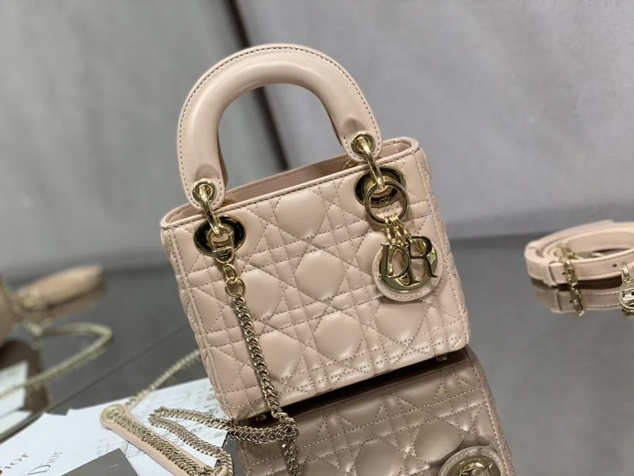 P600 LADY Three Compartment Light Pink Leather Wallet with Gold Buckle