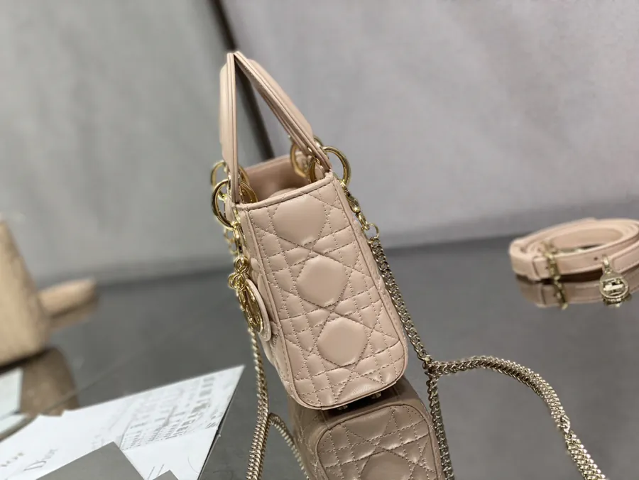 P600 LADY Three Compartment Light Pink Leather Wallet with Gold Buckle