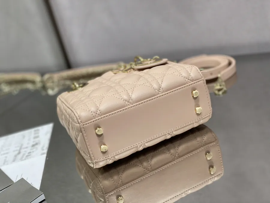 P600 LADY Three Compartment Light Pink Leather Wallet with Gold Buckle