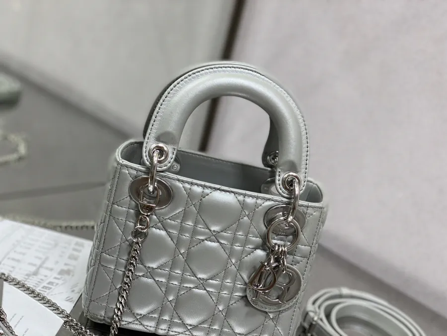 P600 LADY Grained Lambskin Tote with Double Straps
