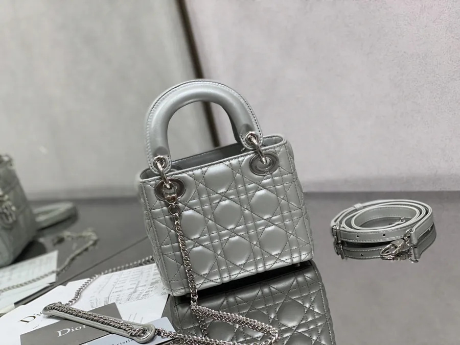 P600 LADY Grained Lambskin Tote with Double Straps