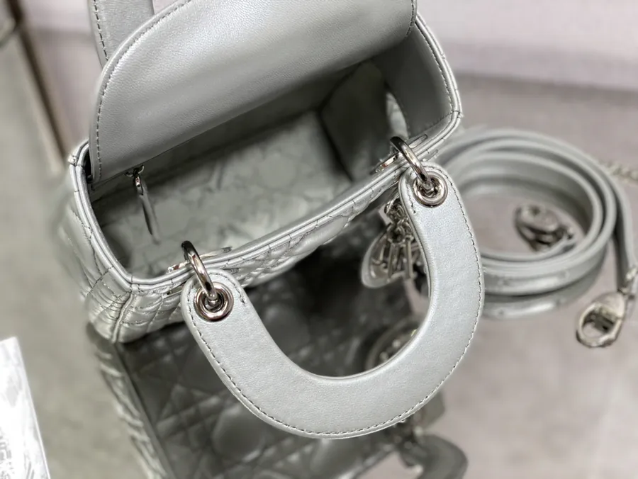 P600 LADY Grained Lambskin Tote with Double Straps