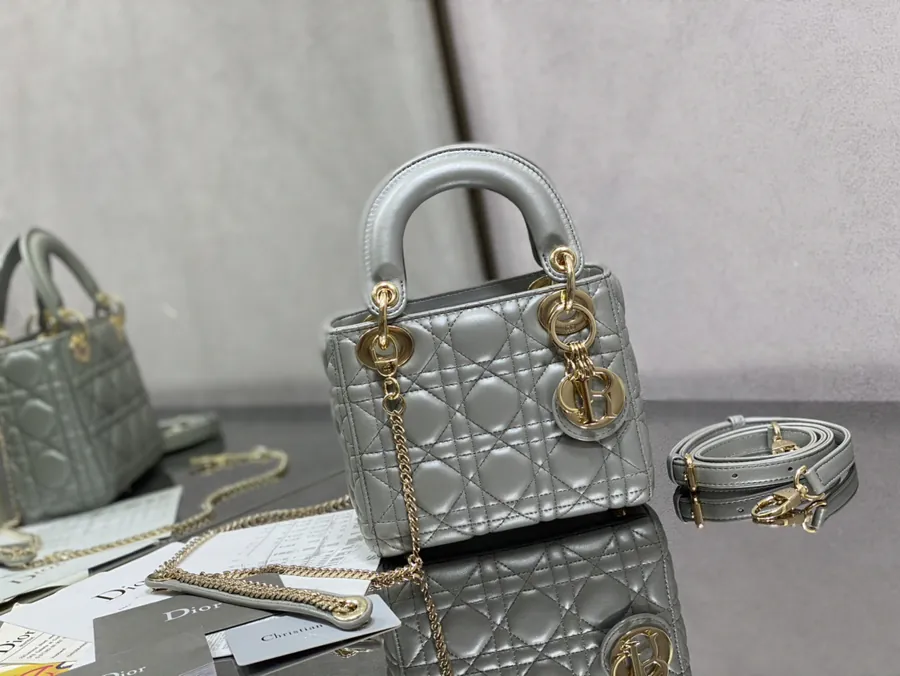 P600 LADY 三格 Bag with Pearl Finish and Double Shoulder Straps