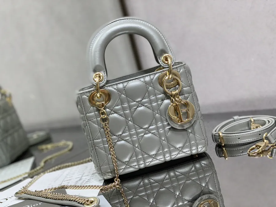 P600 LADY 三格 Bag with Pearl Finish and Double Shoulder Straps