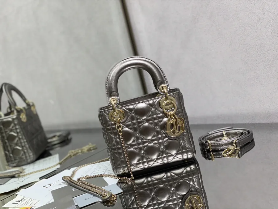 P600 Lady Grained Calfskin Bucket Bag