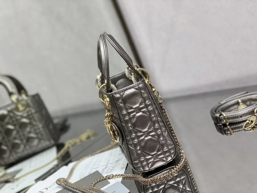 P600 Lady Grained Calfskin Bucket Bag
