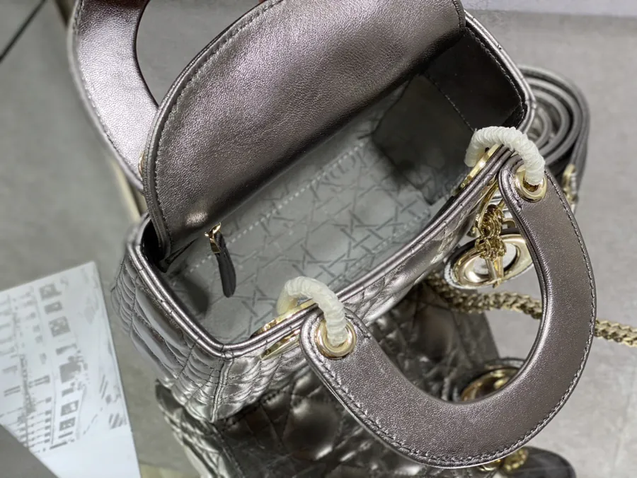 P600 Lady Grained Calfskin Bucket Bag