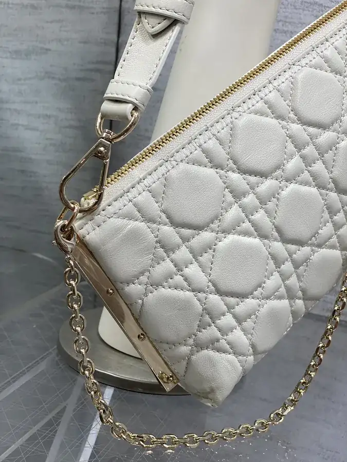 D!or Club Bucket Bag in White