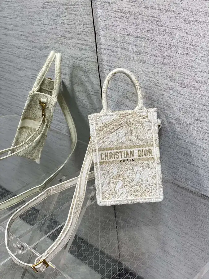 P400 Tote Mini Elegant and Practical
