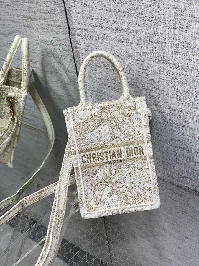 P400 Tote Mini Elegant and Practical
