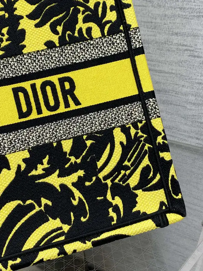 P500 Mini Tote Early Spring Flame Pattern