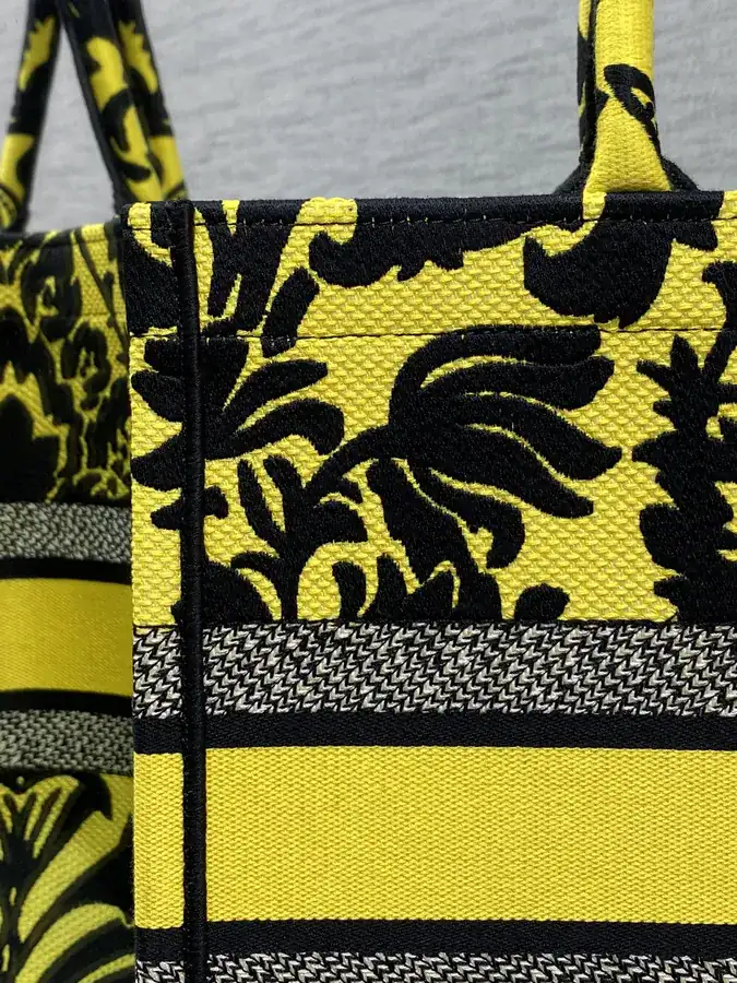 P500 Mini Tote Early Spring Flame Pattern