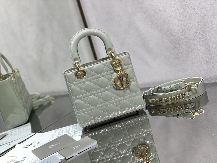 P700 Lady Four Compartment Painted Leather Bag in Light Gray