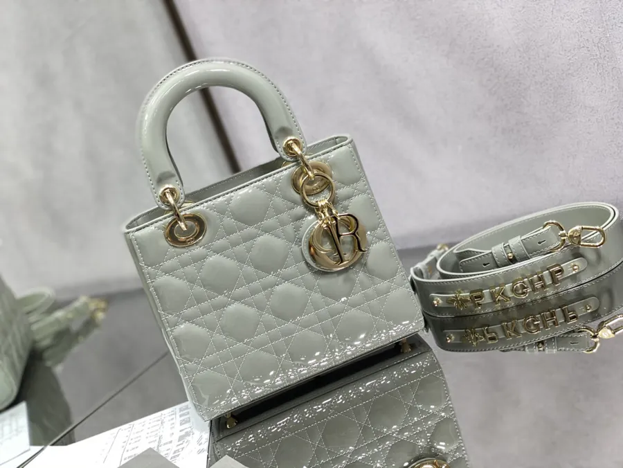 P700 Lady Four Compartment Painted Leather Bag in Light Gray