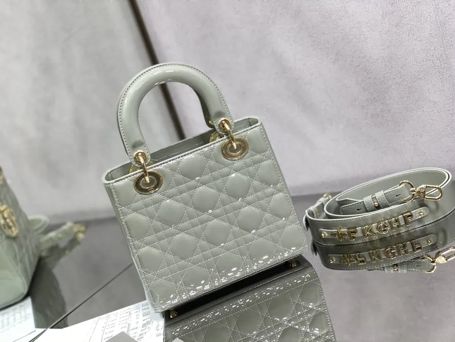 P700 Lady Four Compartment Painted Leather Bag in Light Gray
