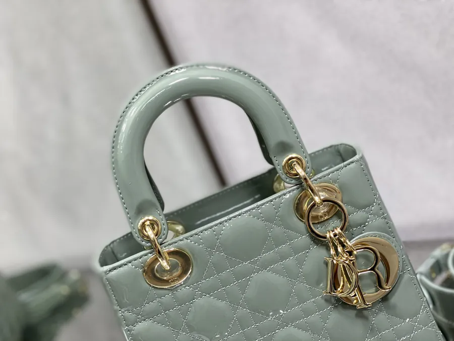 P700Lady Four Compartment Painted Leather Shoulder Bag in Rock Gray