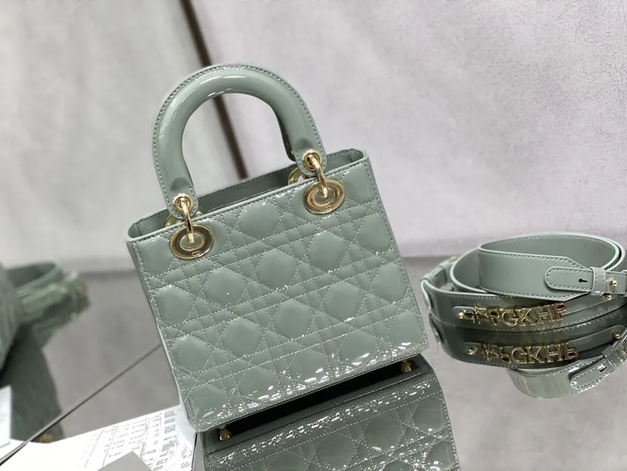 P700Lady Four Compartment Painted Leather Shoulder Bag in Rock Gray