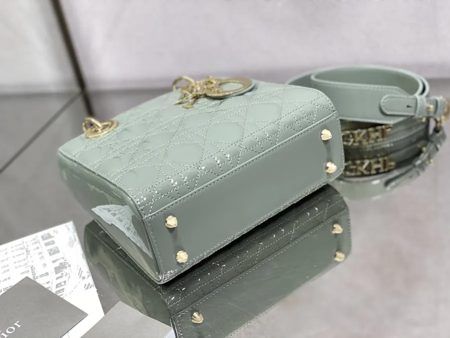 P700Lady Four Compartment Painted Leather Shoulder Bag in Rock Gray