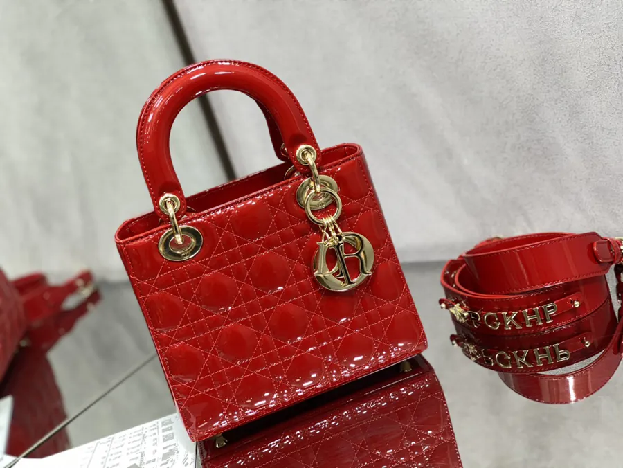 P700 Lady Four Compartment Lacquered Leather Shoulder Bag Cherry Red