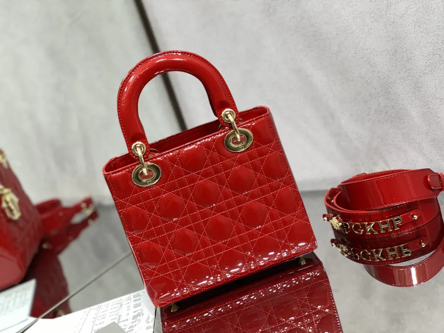 P700 Lady Four Compartment Lacquered Leather Shoulder Bag Cherry Red