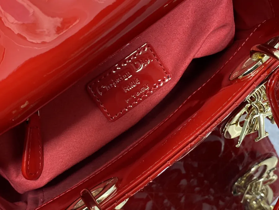 P700 Lady Four Compartment Lacquered Leather Shoulder Bag Cherry Red