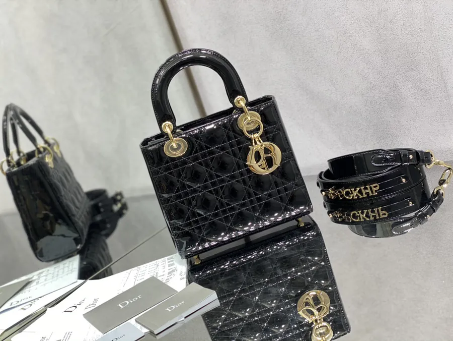 P700 Lady Four Compartment Lacquered Leather Shoulder Bag in Black