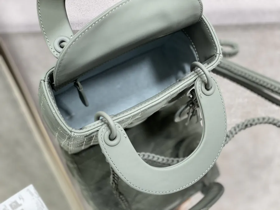 P600 Lady Three Compartment Matte Leather Bag