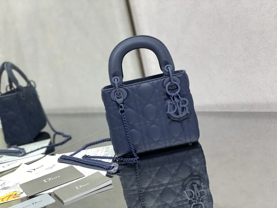 P600 Lady Three Compartment Fuzzy Leather Bag