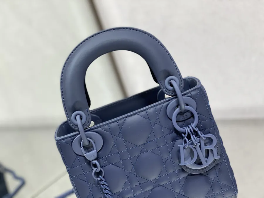 P600 Lady Three Compartment Fuzzy Leather Bag