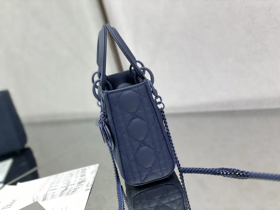 P600 Lady Three Compartment Fuzzy Leather Bag