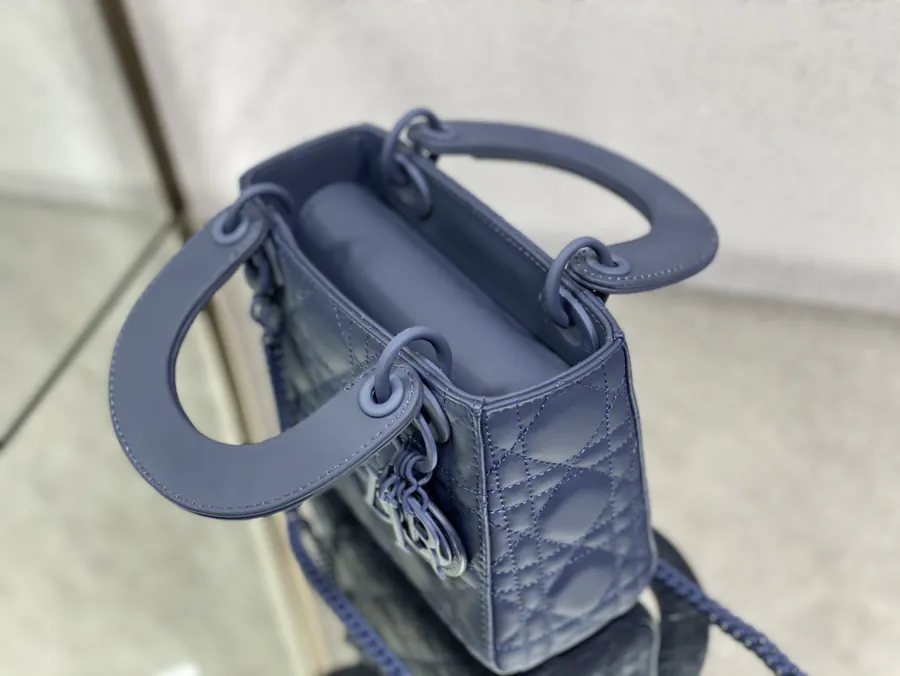 P600 Lady Three Compartment Fuzzy Leather Bag