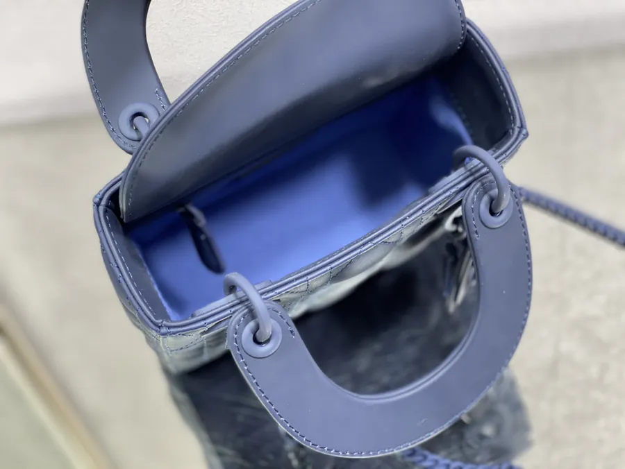 P600 Lady Three Compartment Fuzzy Leather Bag