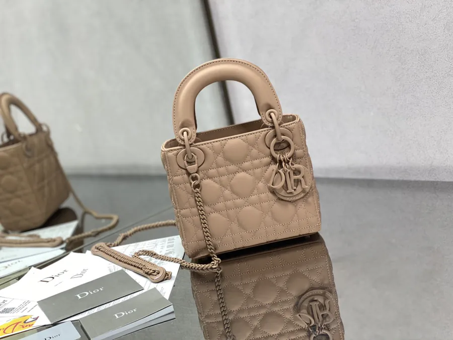P600 Lady Three Compartment Matte Leather Bag