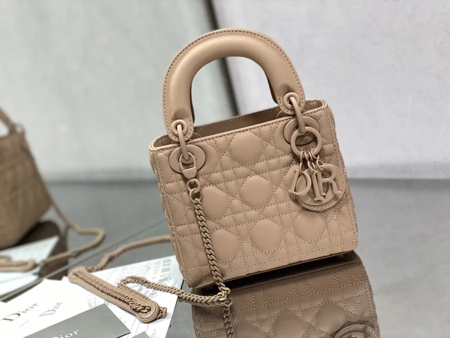 P600 Lady Three Compartment Matte Leather Bag