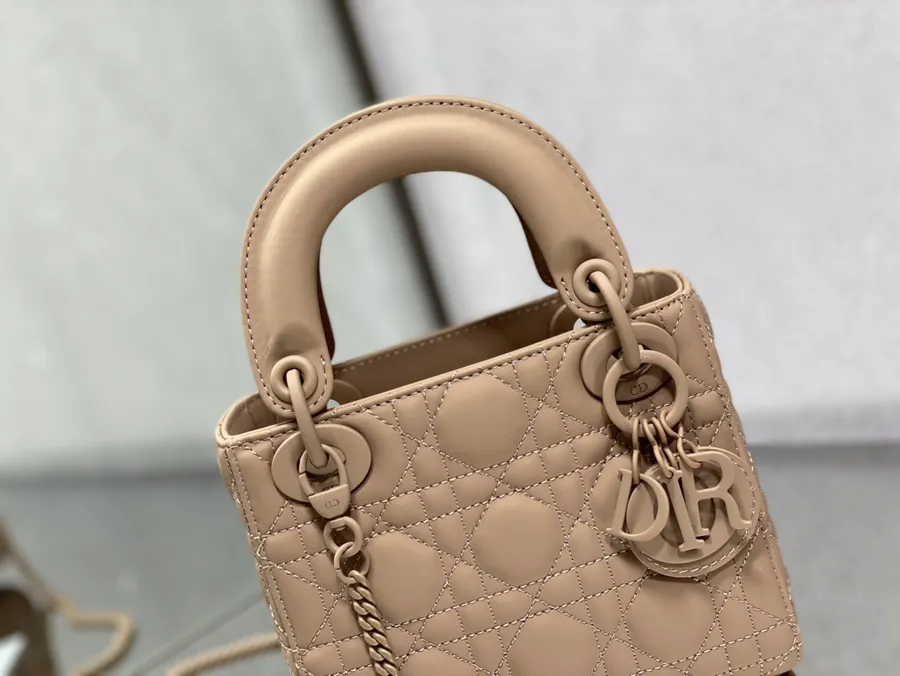 P600 Lady Three Compartment Matte Leather Bag