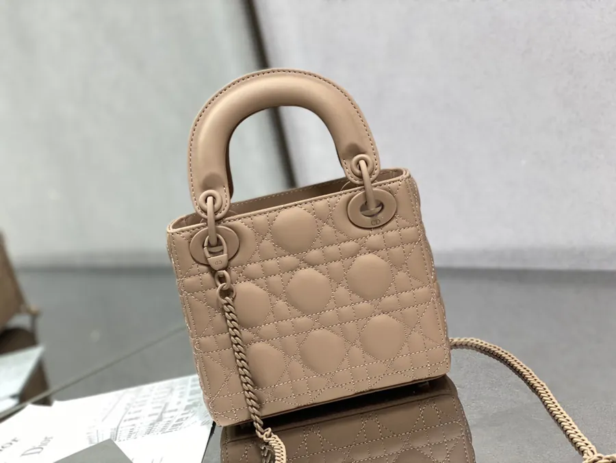 P600 Lady Three Compartment Matte Leather Bag