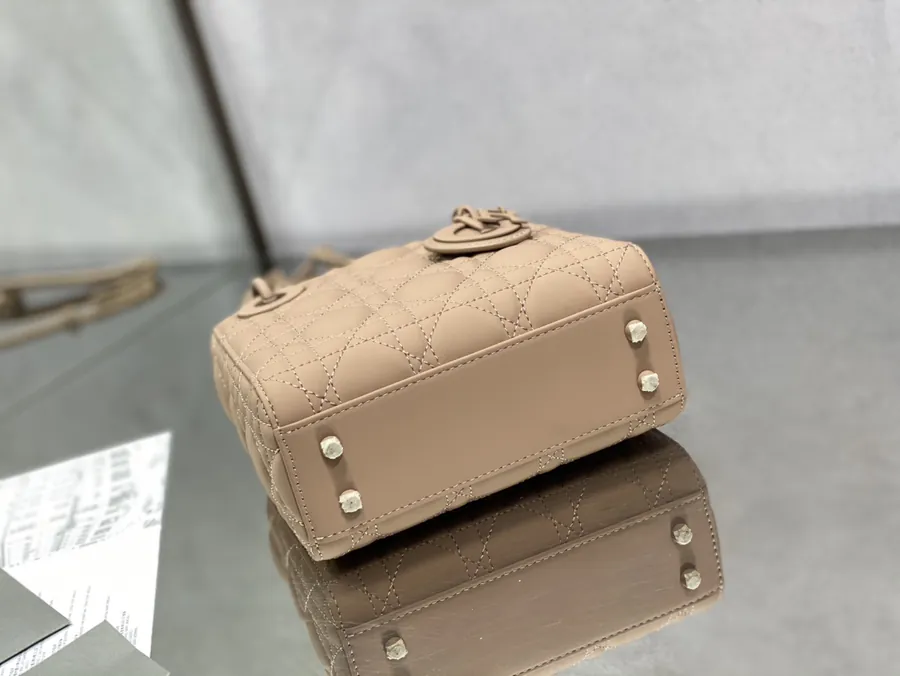 P600 Lady Three Compartment Matte Leather Bag