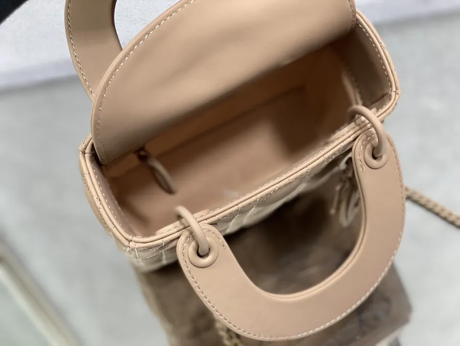P600 Lady Three Compartment Matte Leather Bag