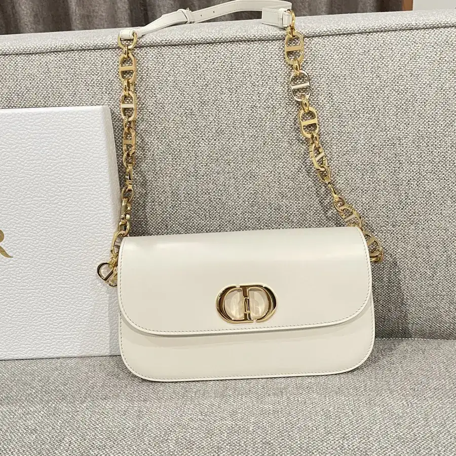 P680 30 Montaigne Avenue Bucket Bag