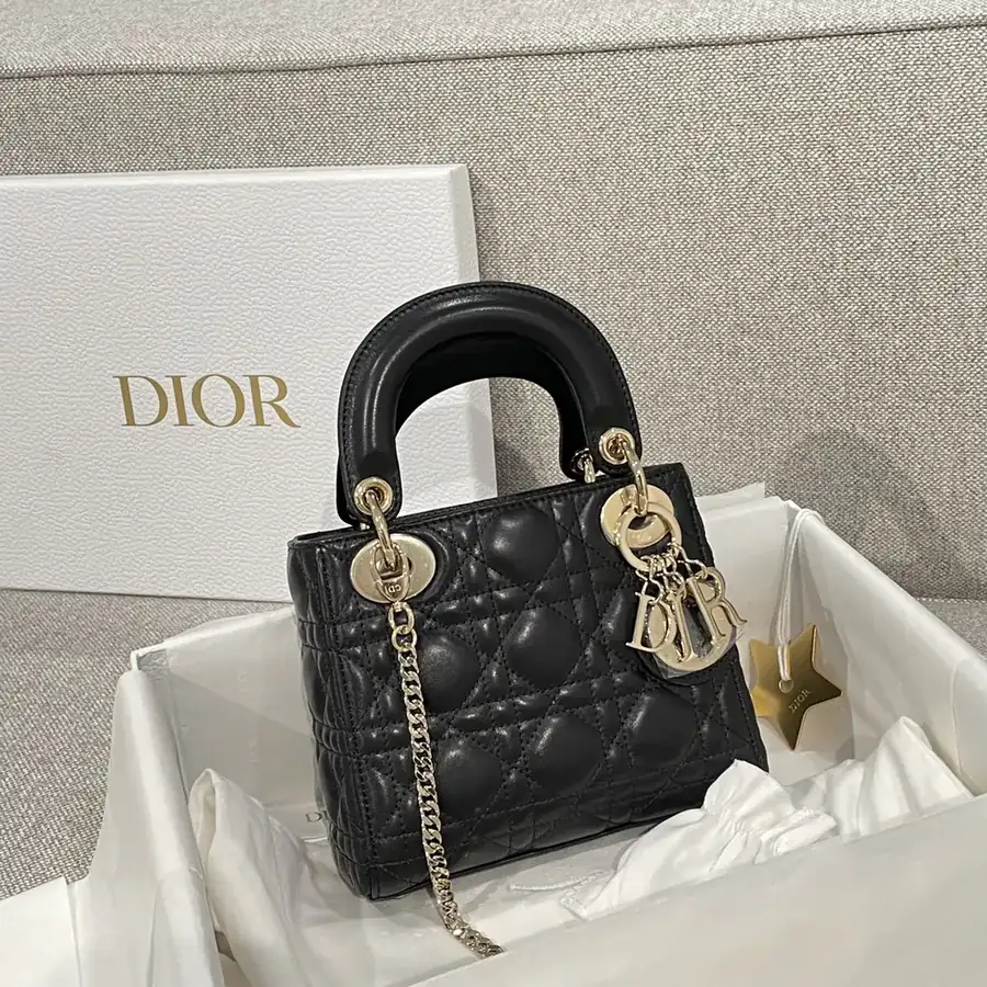 P600 Premium Quality CD 17cm Lamb Black Gold Handbag