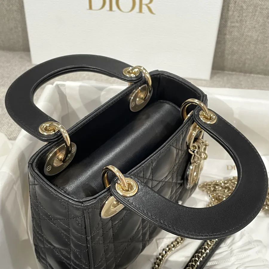 P600 Premium Quality CD 17cm Lamb Black Gold Handbag