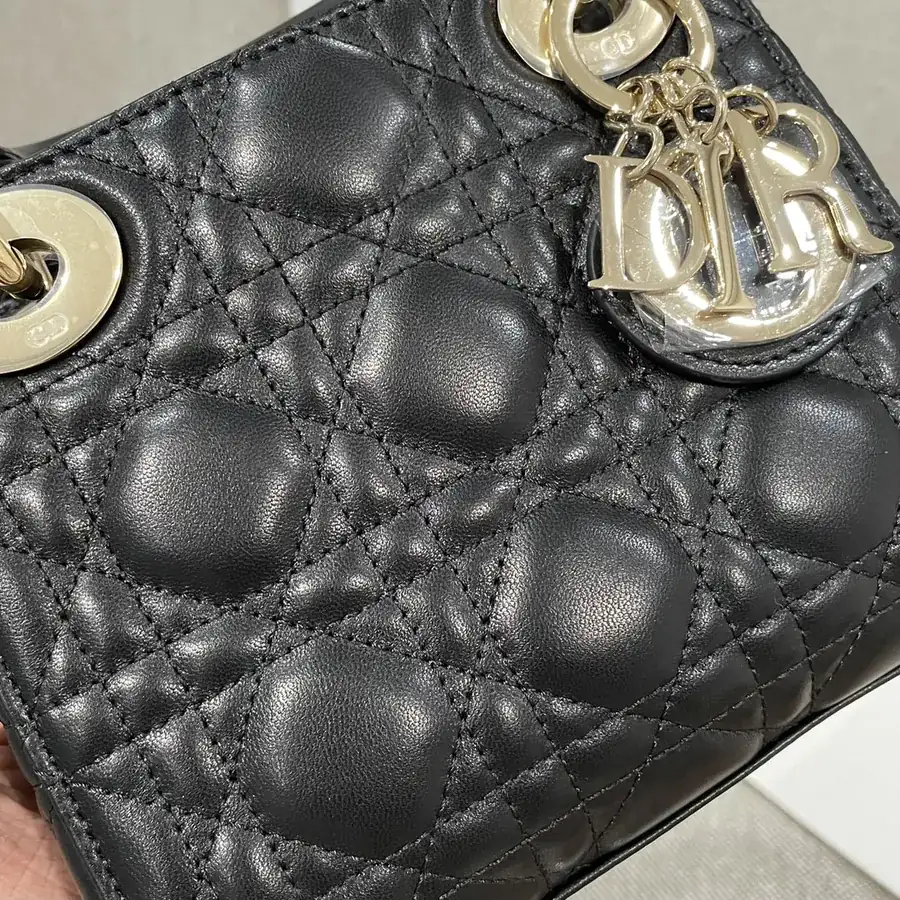 P600 Premium Quality CD 17cm Lamb Black Gold Handbag