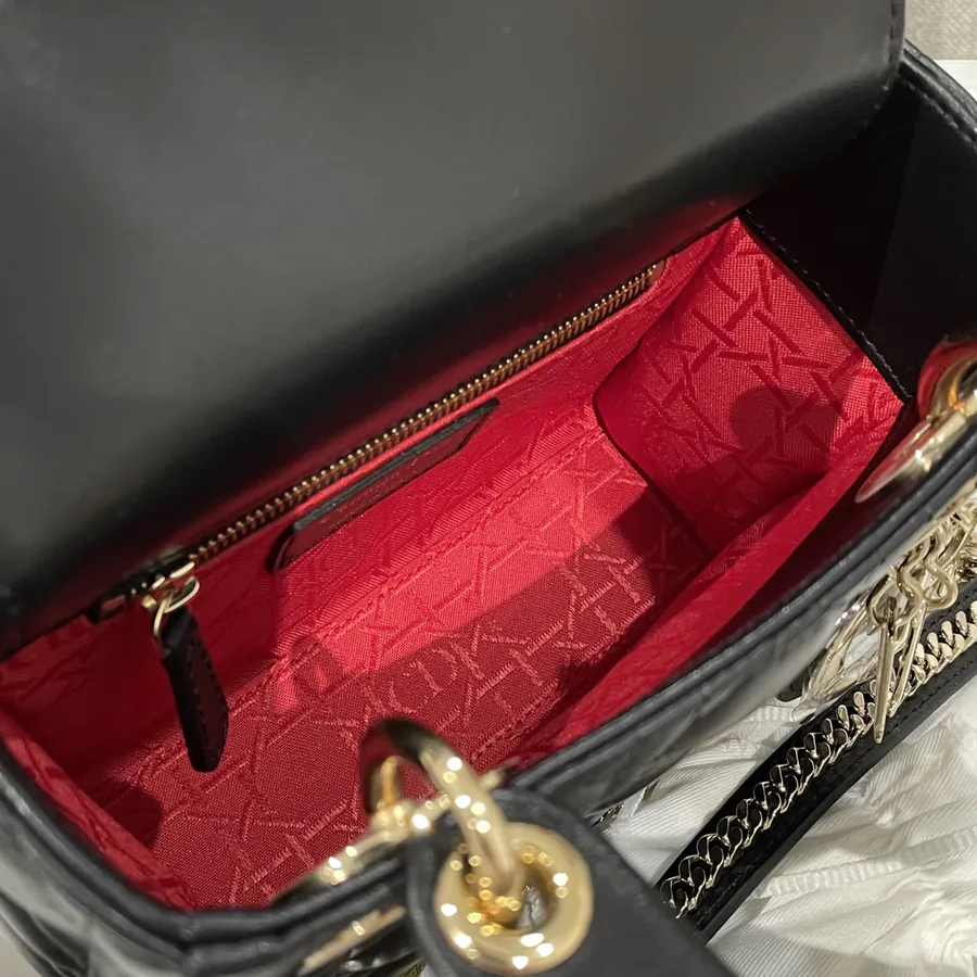 P600 Premium Quality CD 17cm Lamb Black Gold Handbag