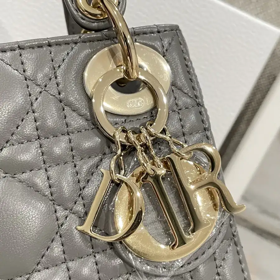 P600 Premium Quality Bucket Bag with 17cm Handle