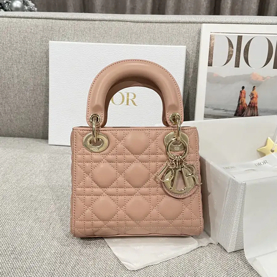P600 CD 17cm Sheepskin Tote