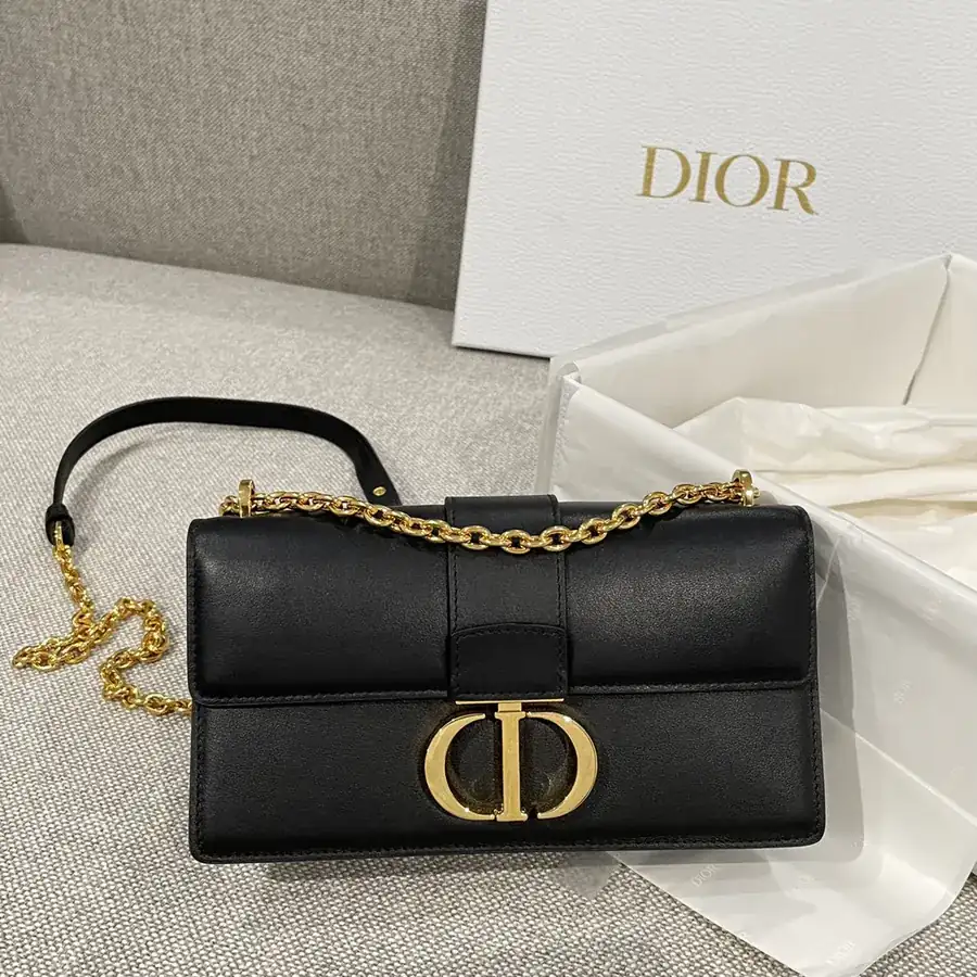 P650 Montaigne Small Black